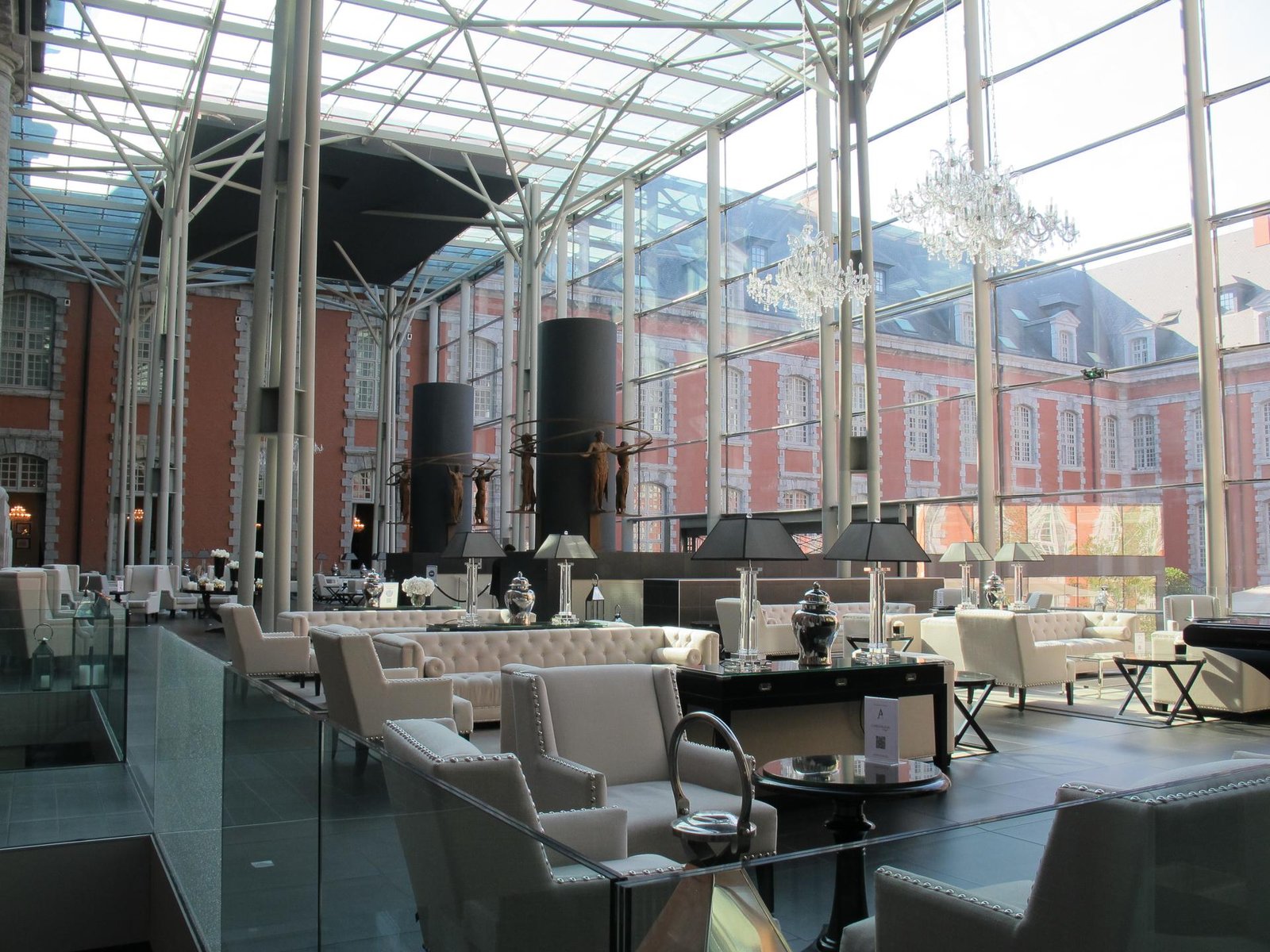 Royal Hainaut Spa & Resort Hotel, vibe