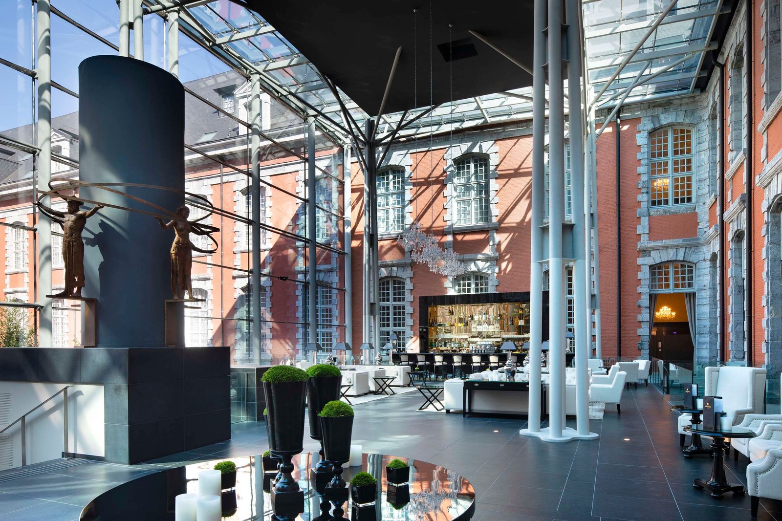 Royal Hainaut Spa & Resort Hotel, eat & drink