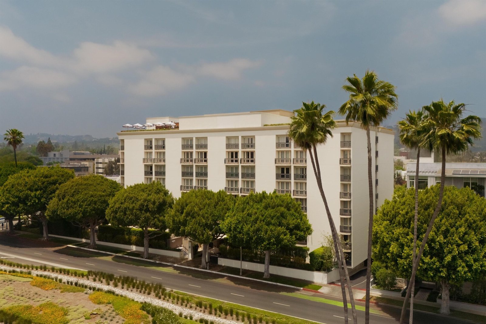 L'Ermitage Beverly Hills — backstory