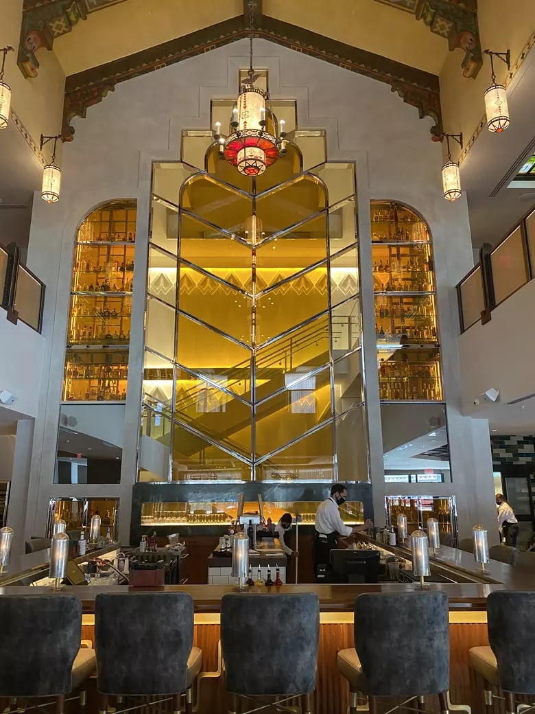 The Plaza Hotel Pioneer Park, eat & drink
