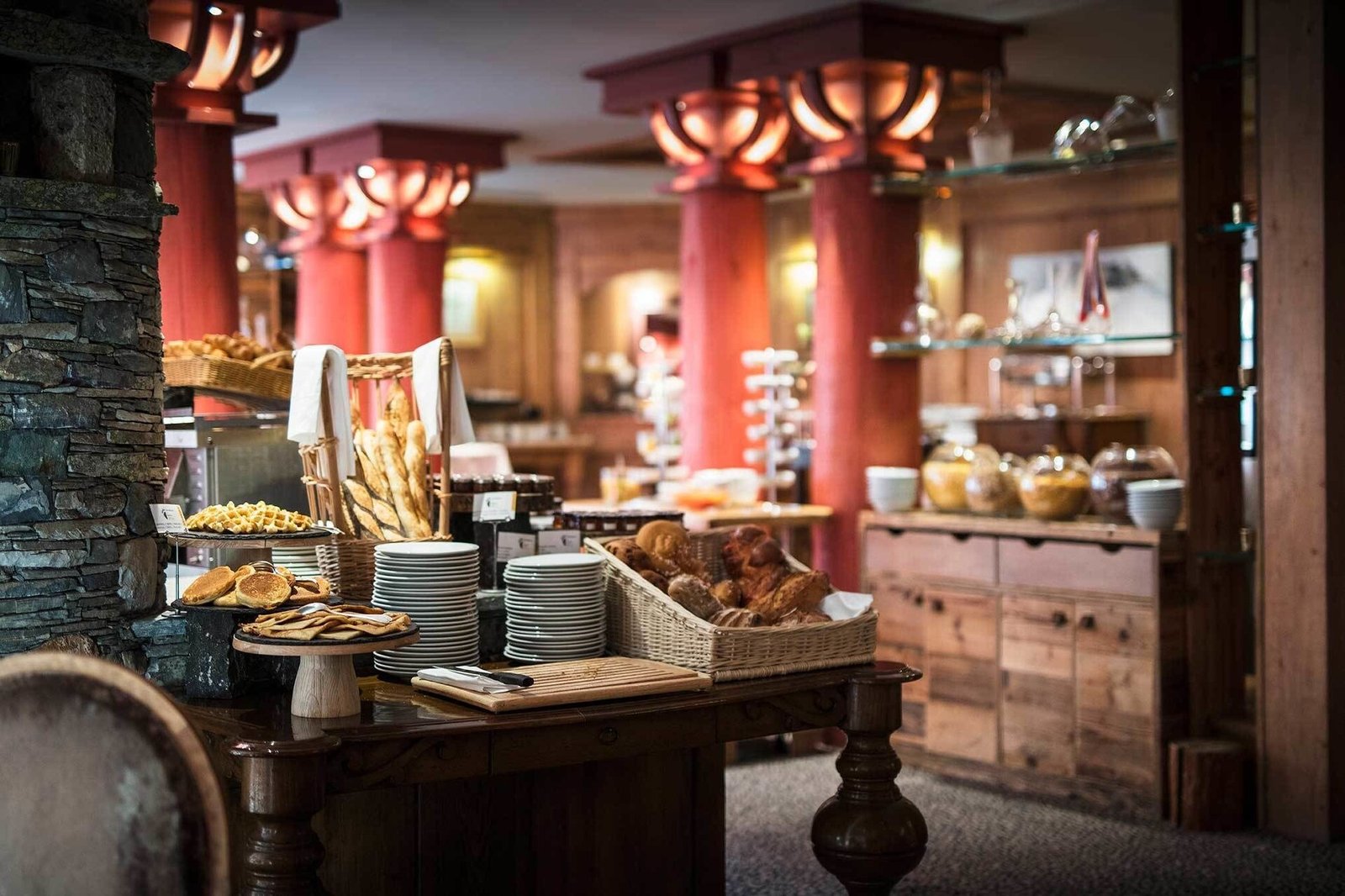 Hôtel les Barmes de l'Ours, eat & drink