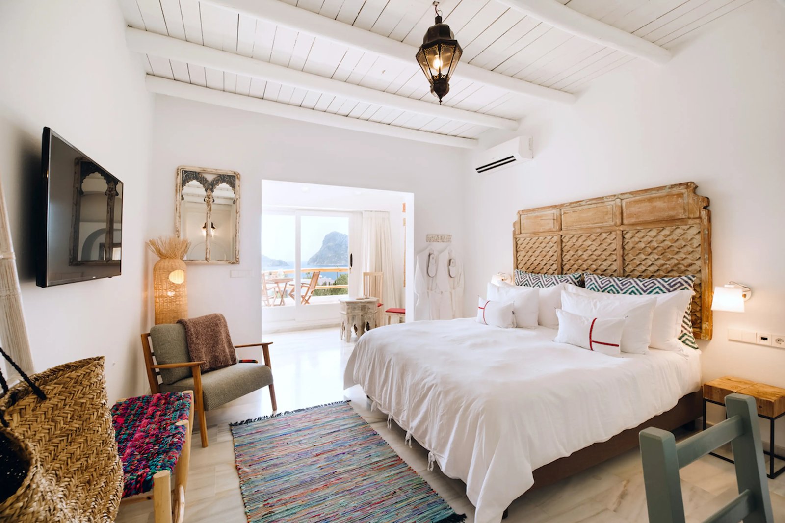 Petunia, rooms
