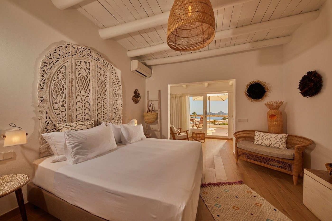 Petunia, rooms