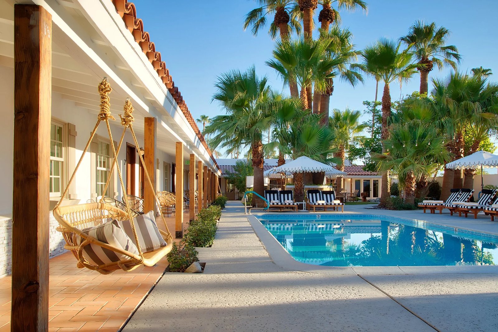 Dive Palm Springs Hotel
