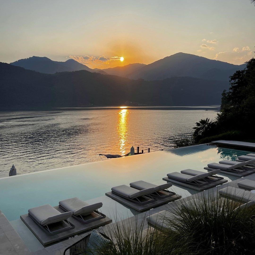 Laqua by the Lake, the pool