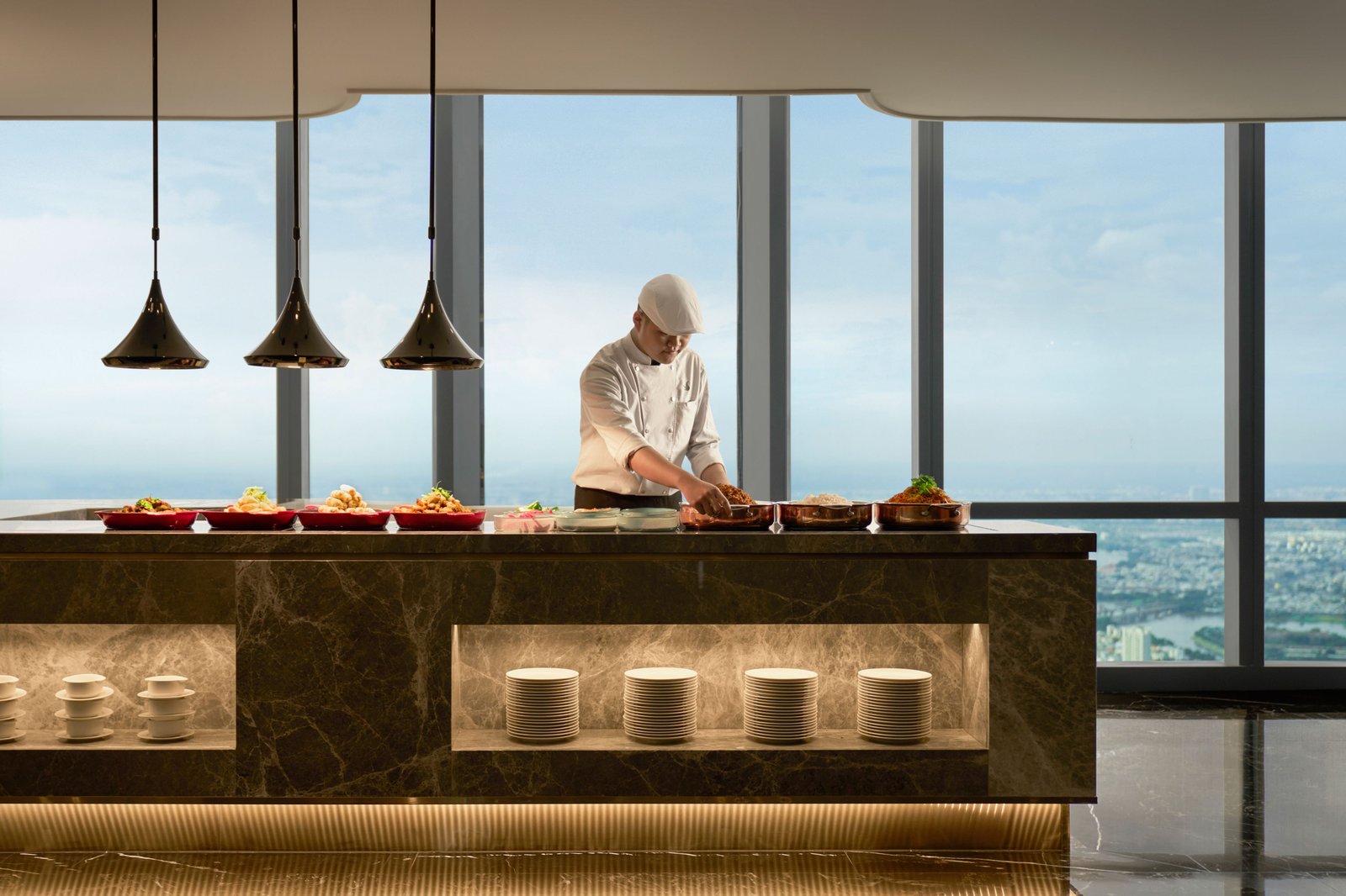 Vinpearl Landmark 81 Autograph Collection