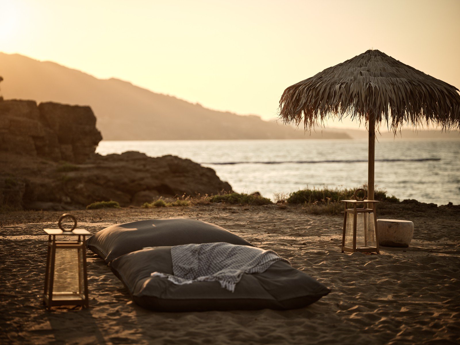 Cove Paros, vibe