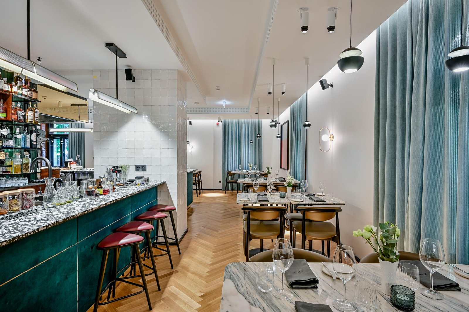 A22 Hotel, eat & drink