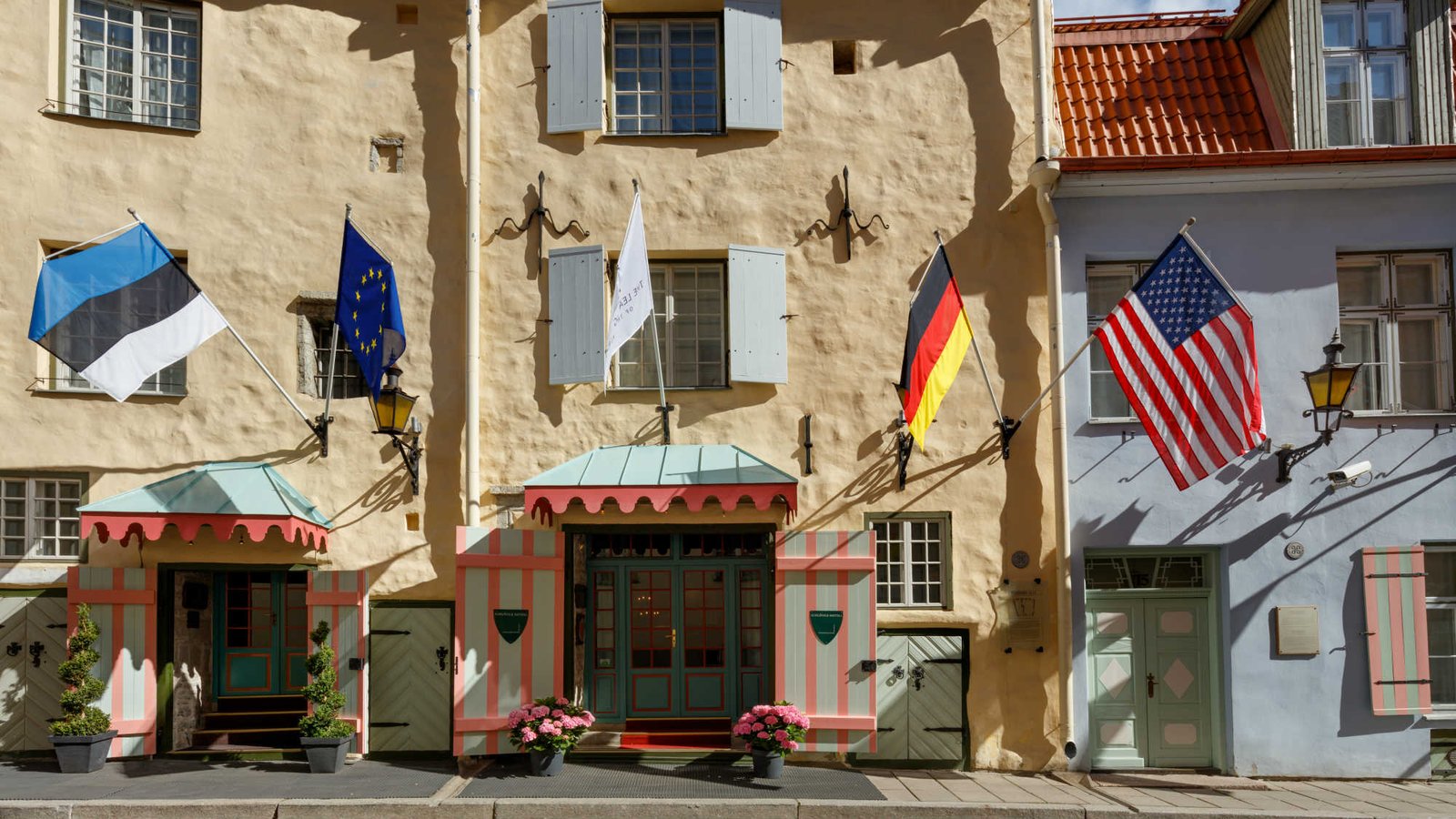 Schlössle Hotel, backstory