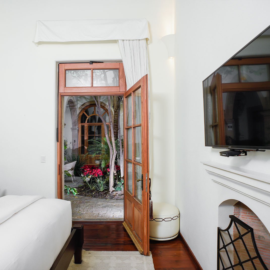Hotel Casa Blanca 7 / Rooftop Bar, rooms
