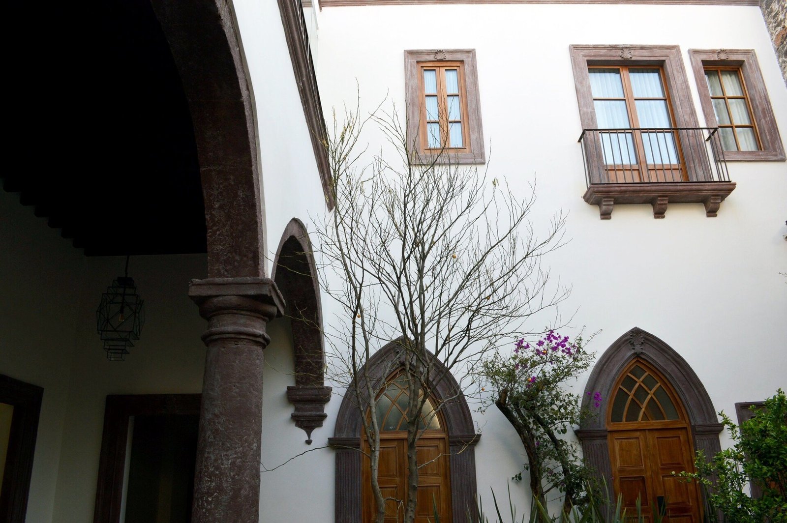 Hotel Casa Blanca 7 / Rooftop Bar, backstory