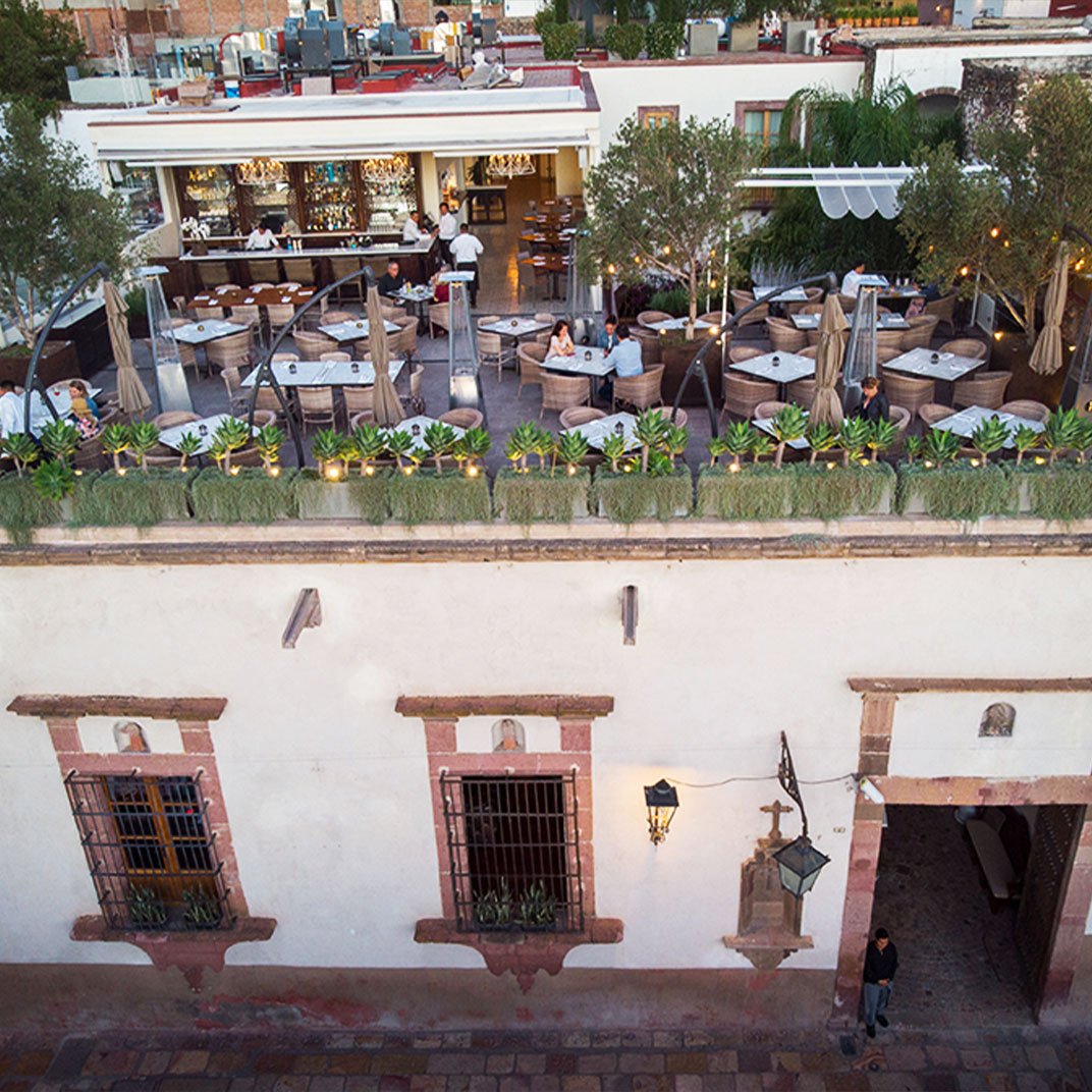 Hotel Casa Blanca 7 / Rooftop Bar, backstory
