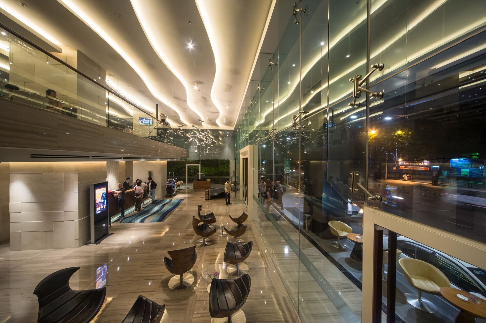Liberty Central Saigon Riverside — vibe