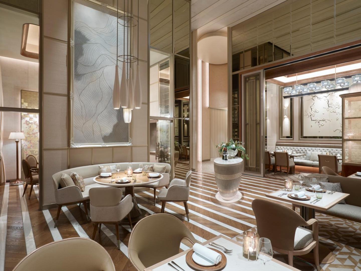 Four Seasons Hotel Tokyo at Otemachi, est