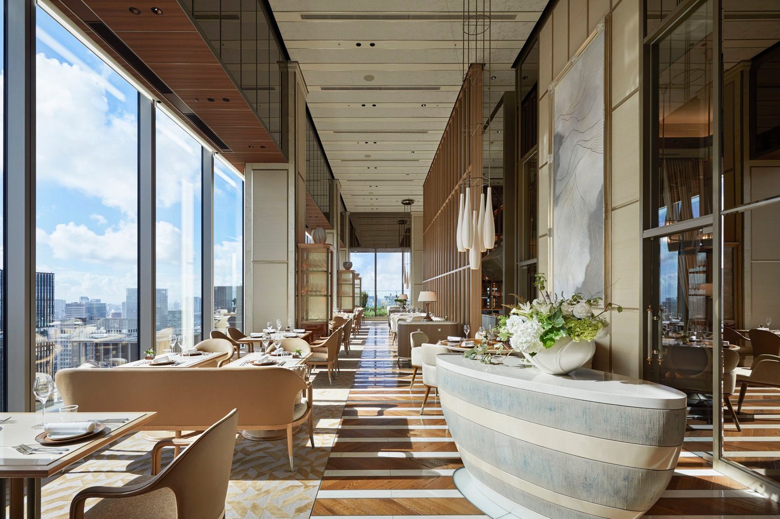 Four Seasons Hotel Tokyo at Otemachi, est