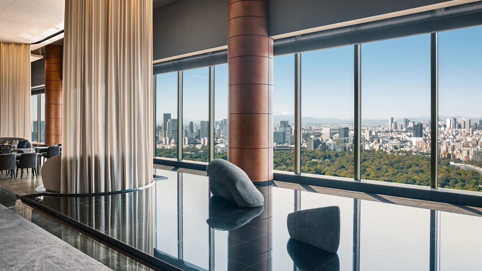 Four Seasons Hotel Tokyo at Otemachi — vibe