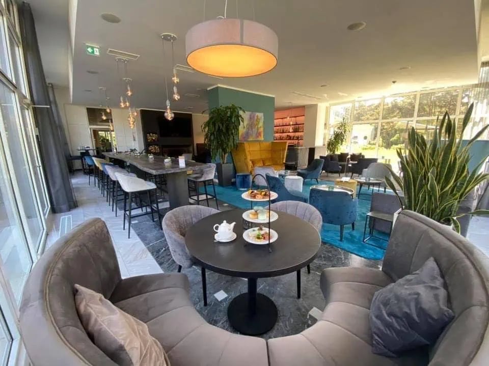 Strandhotel Fischland, at the table