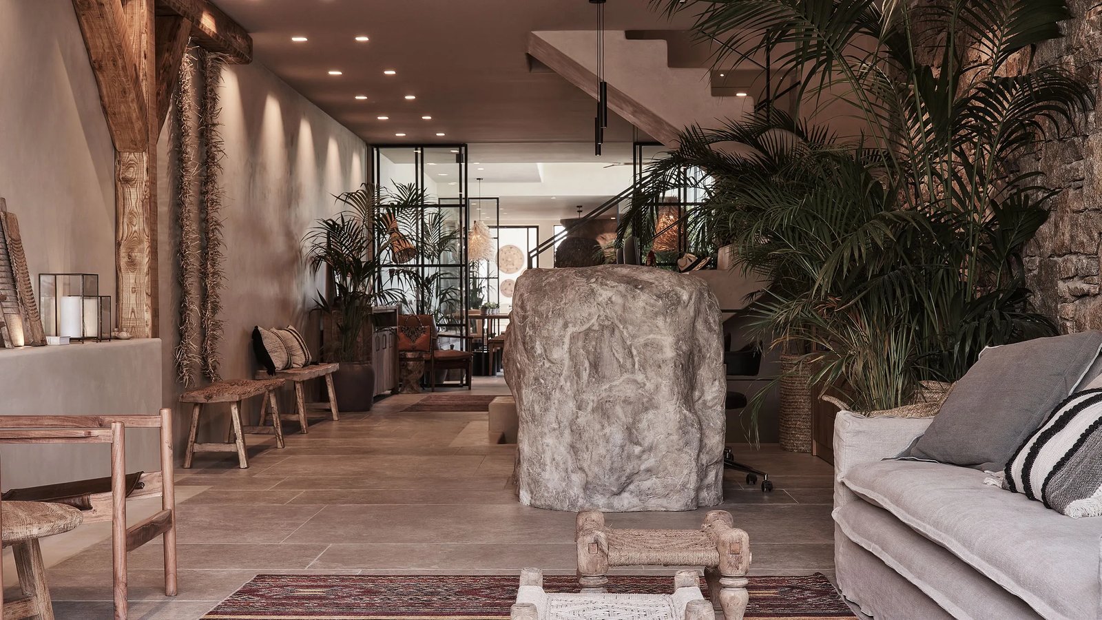 Amyth of Mykonos Agios Stefanos, vibe