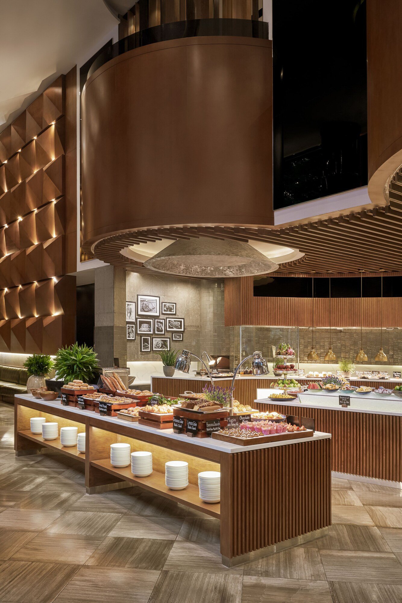 New World Saigon Hotel, parkview café
