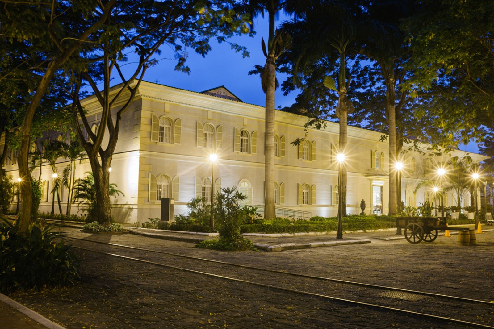 Hotel Del Parque, backstory