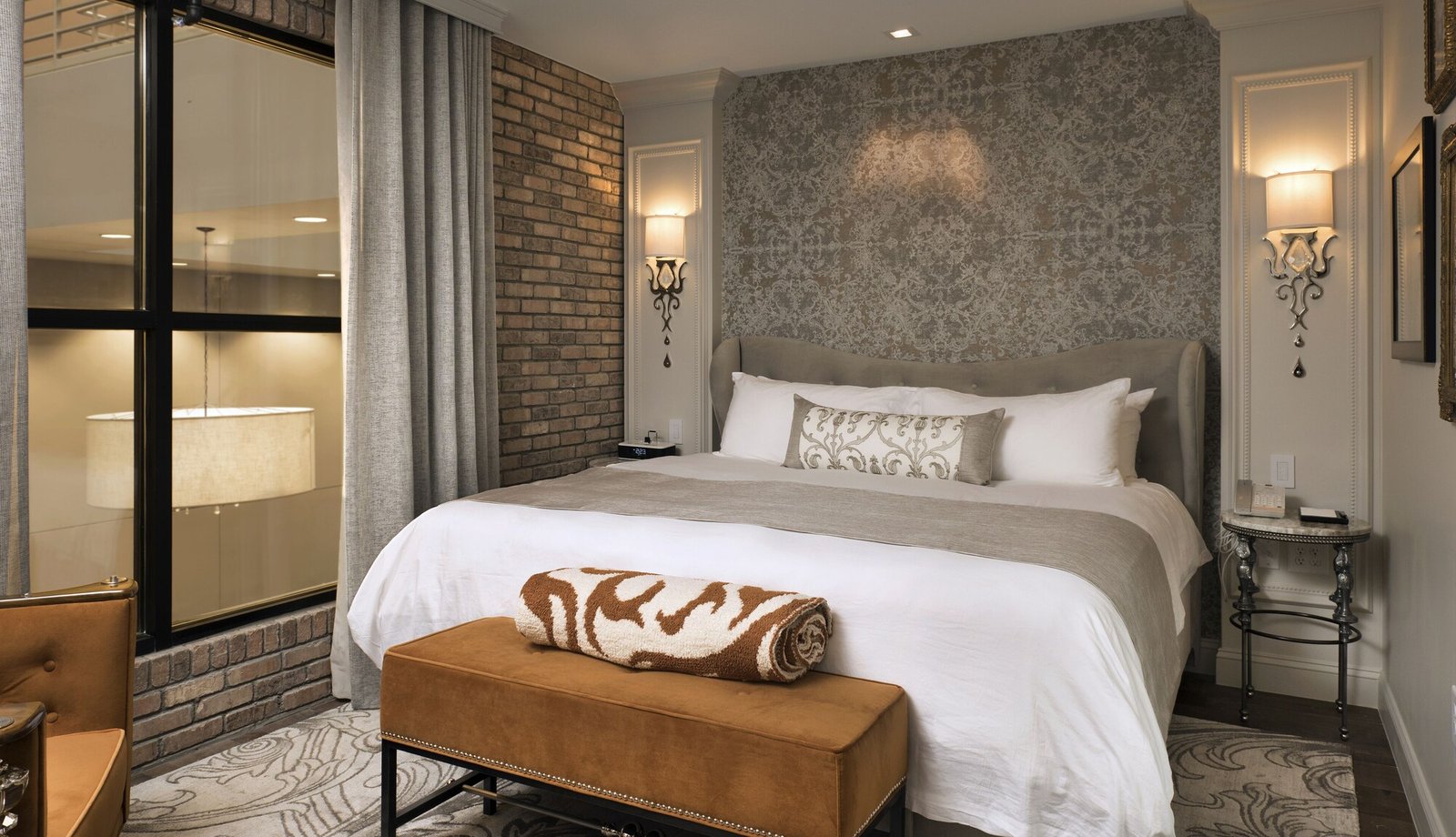 The Ivey's Hotel, rooms