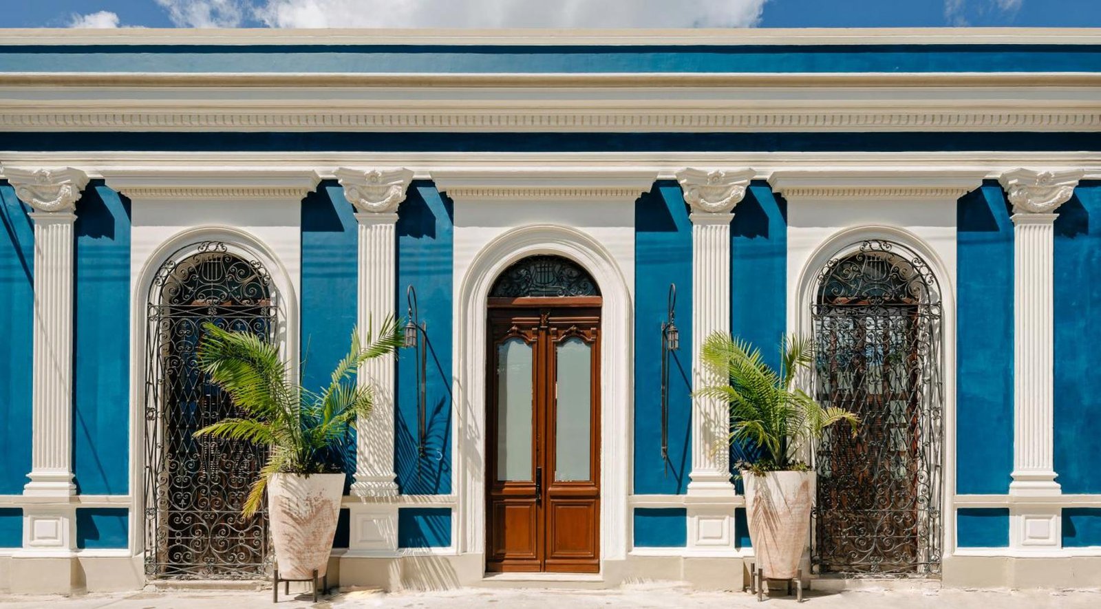 CIGNO ERMITA HOTEL, backstory