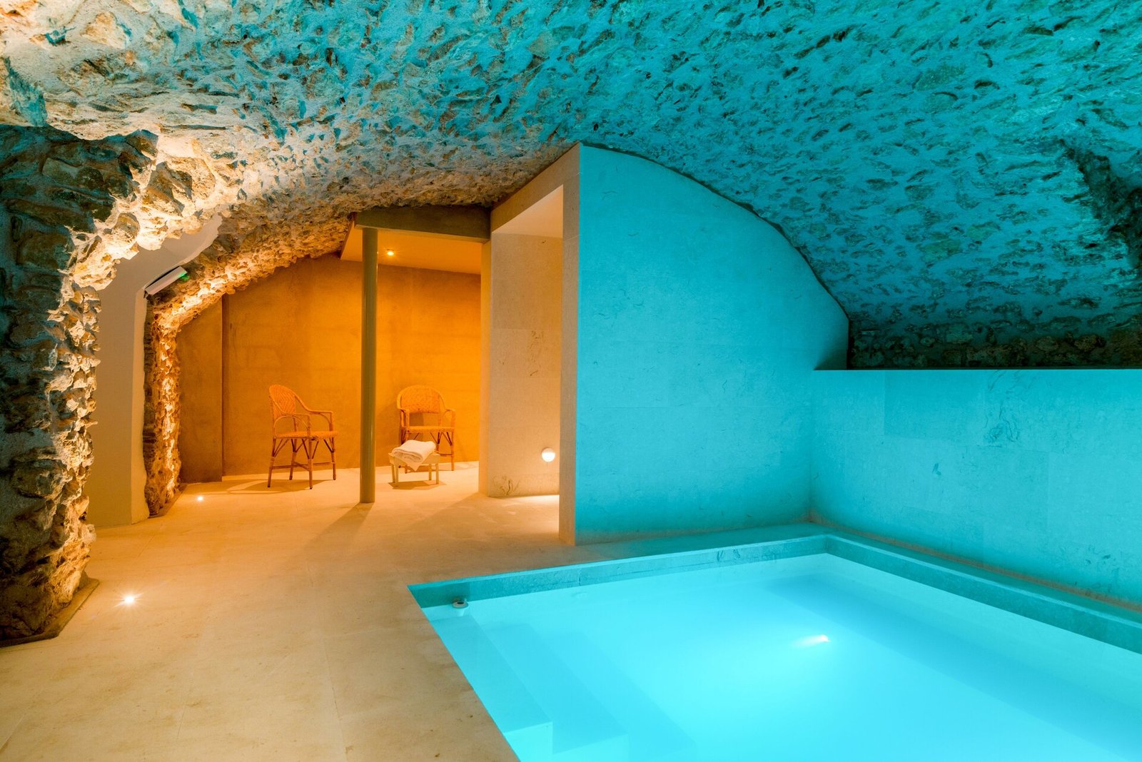 Hotel Can Mascort, the pool