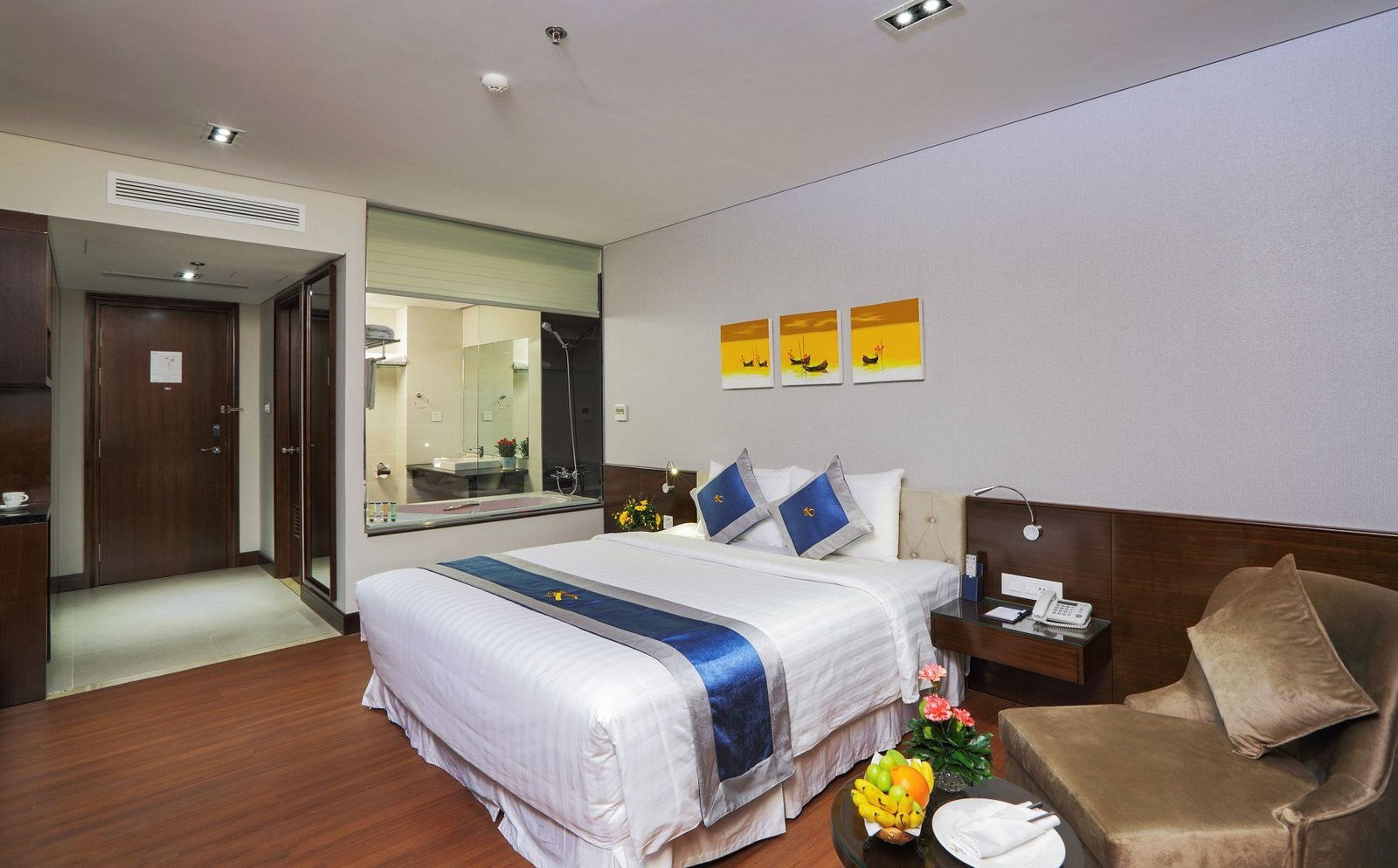 Central Palace Hotel — rooms