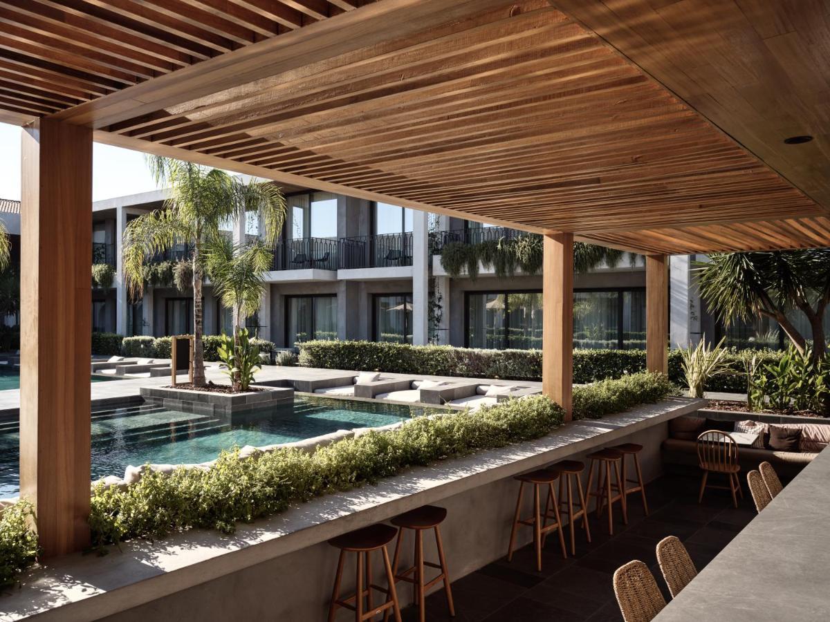 Contessina Suites and Spa, at the table