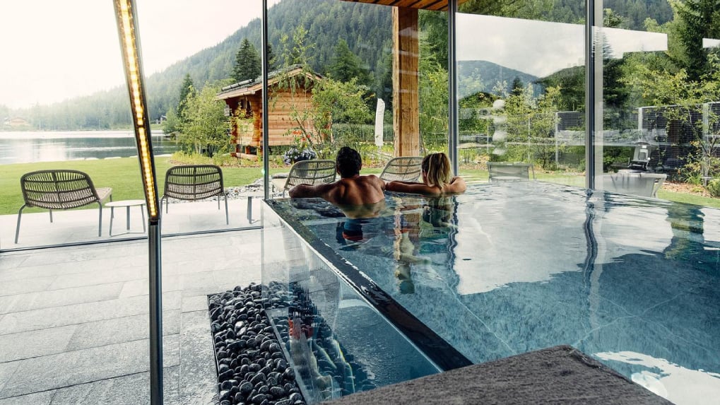 Au Club Alpin, the pool