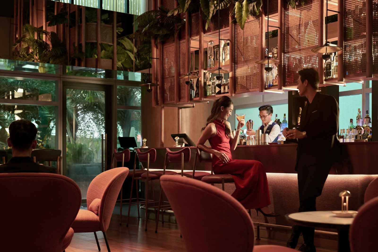 Le Méridien Saigon, at the table