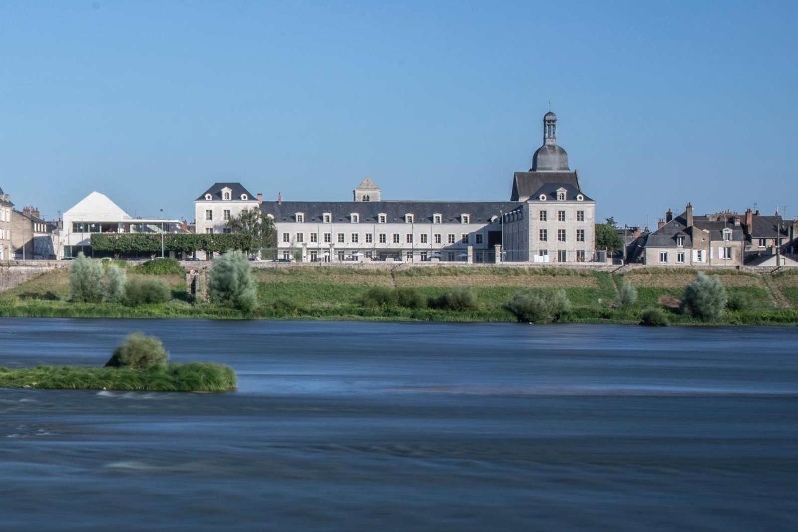 Fleur de Loire, backstory