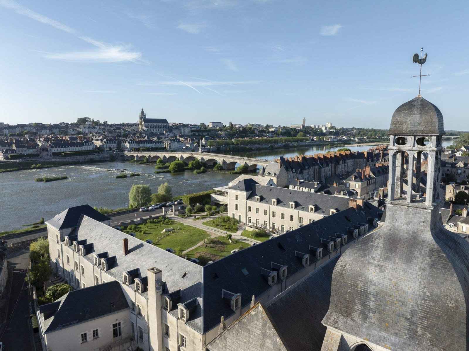Fleur de Loire, backstory