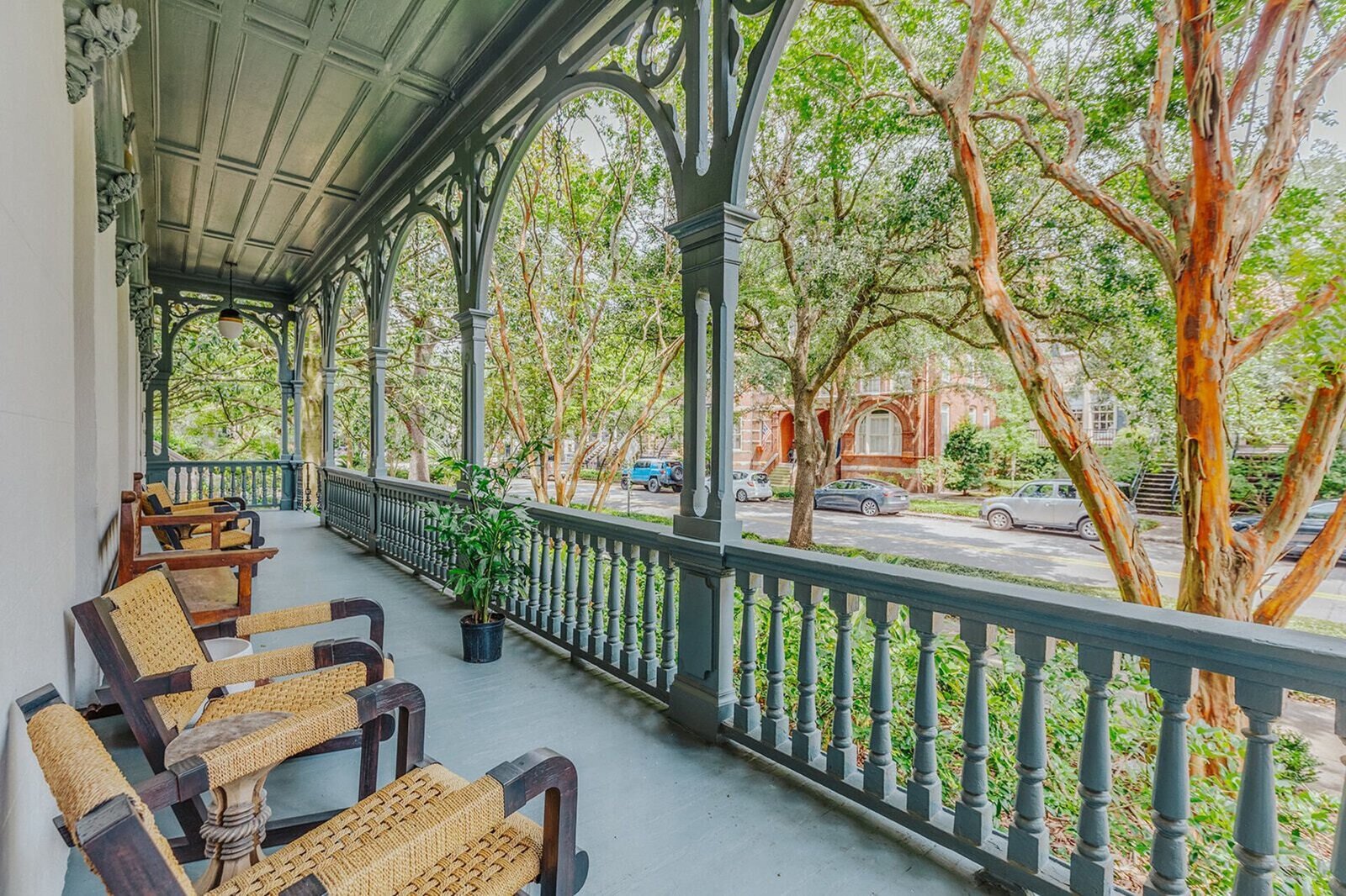 Bellwether House, vibe