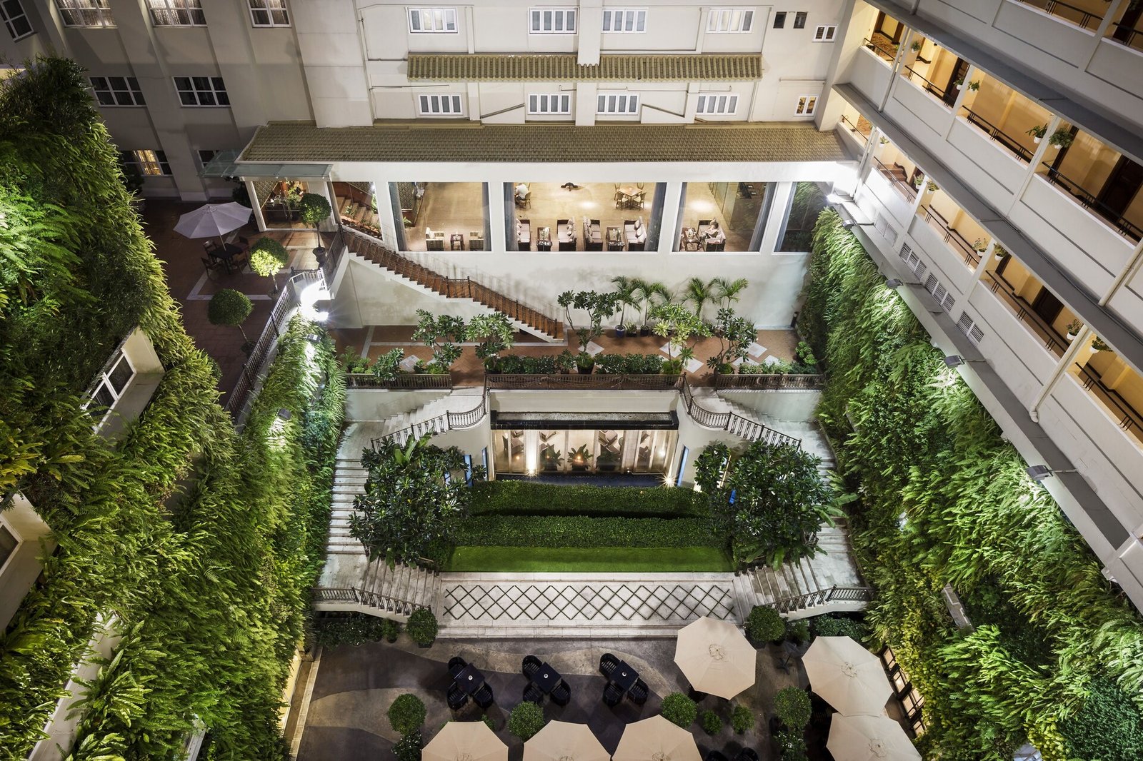Rex Hotel — vibe