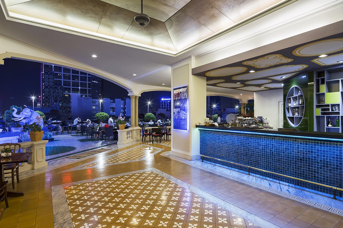 Rex Hotel, rooftop garden bar