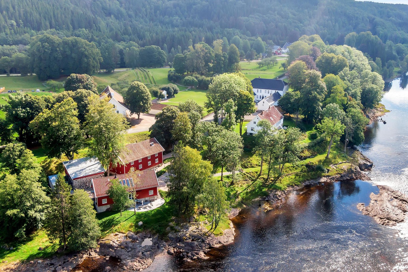 Boen Gård, backstory