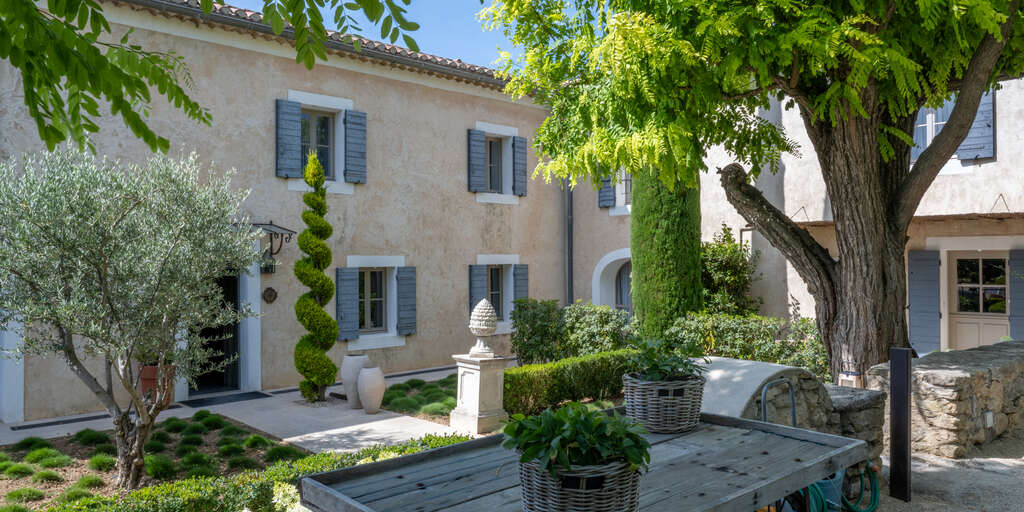 Le Mas Les Eydins : Maison d'hôtes et table gastronomique en Luberon