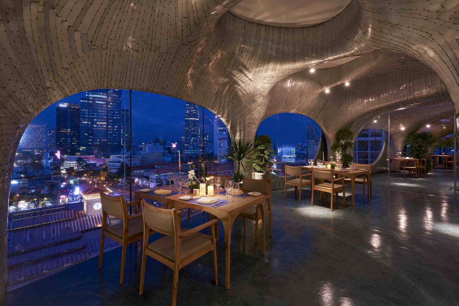 The Myst Dong Khoi Hotel — eat & drink