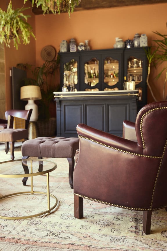 Helguera Palacio Boutique Antique, at the table