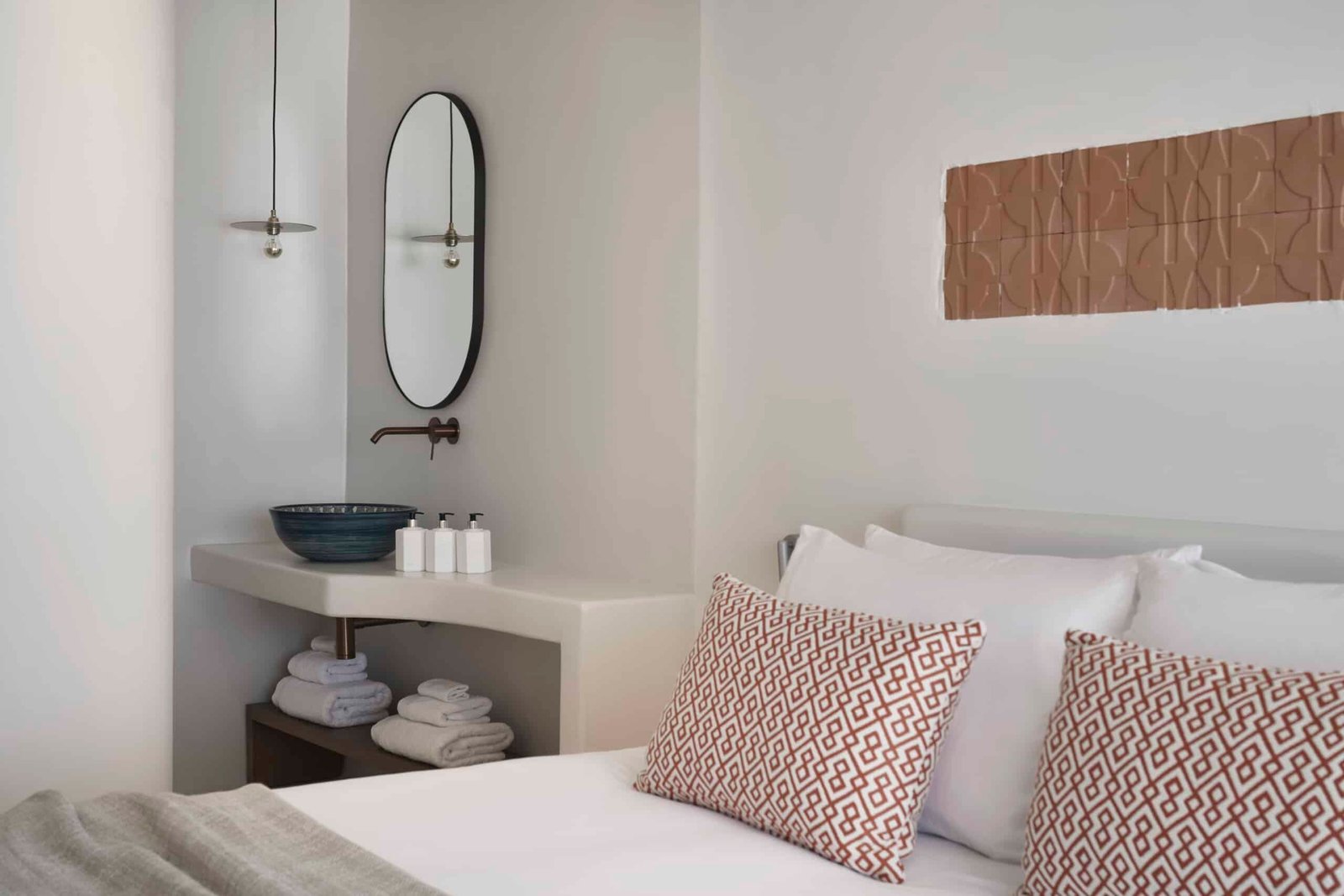 Andronis Minois, rooms
