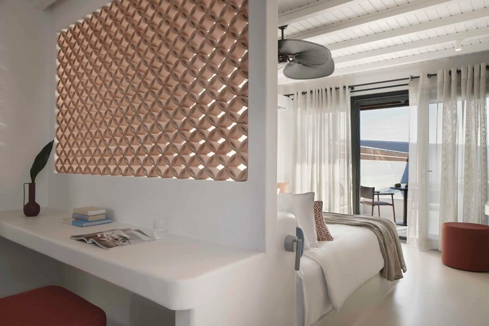 Andronis Minois, rooms