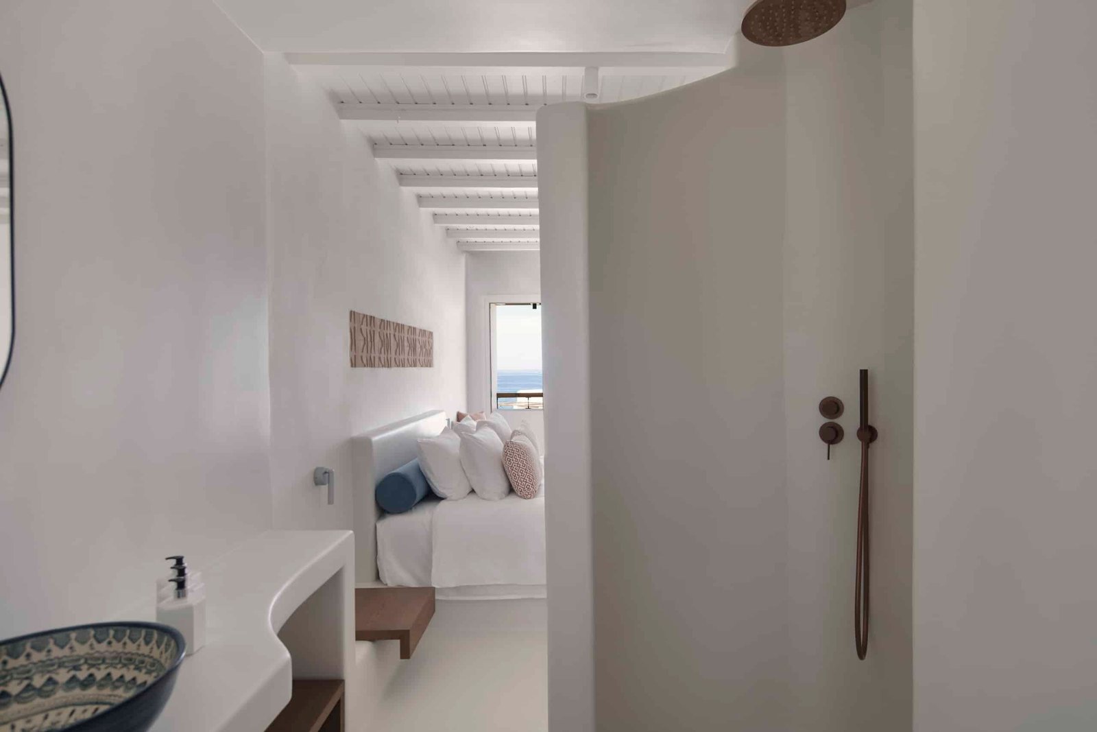 Andronis Minois, rooms
