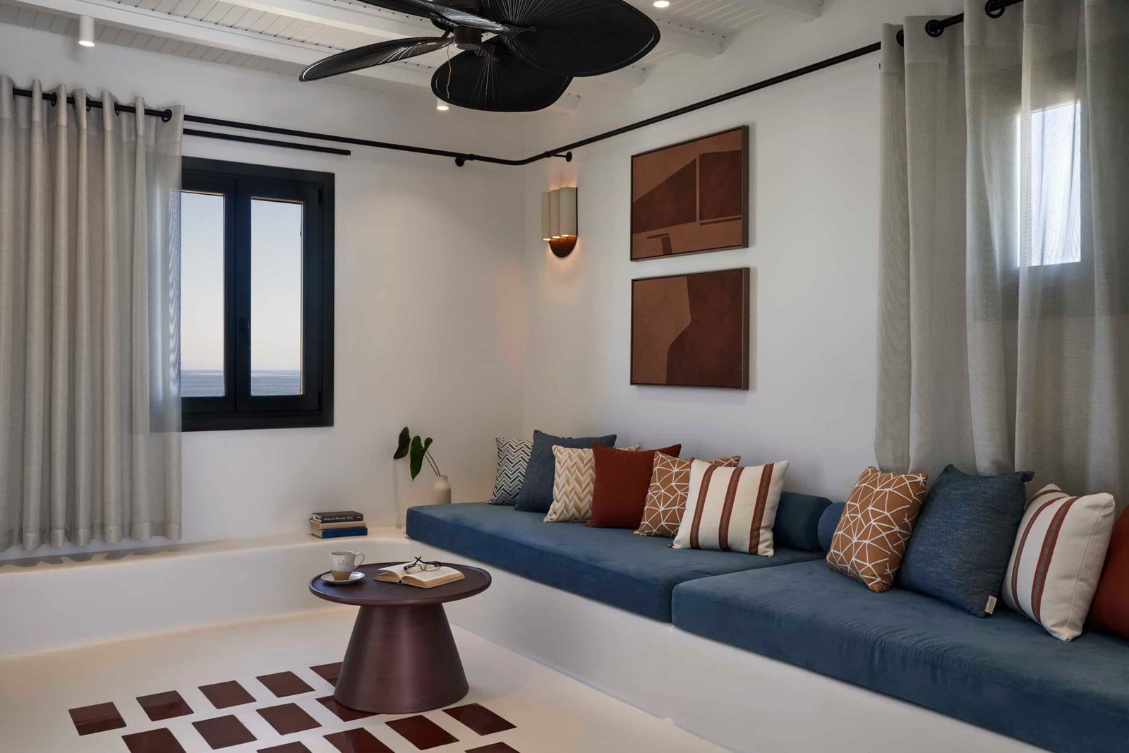 Andronis Minois, rooms