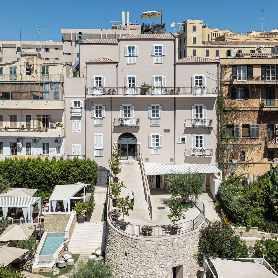 Casa Clàt, backstory