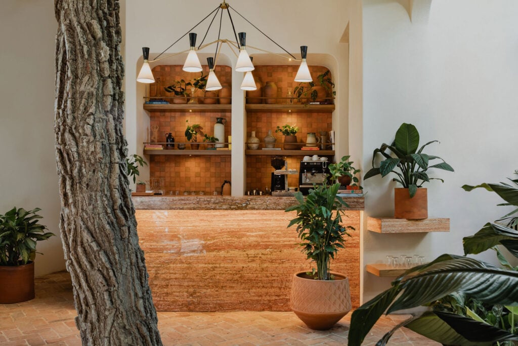 Sendero Hotel & Villas, eat & drink