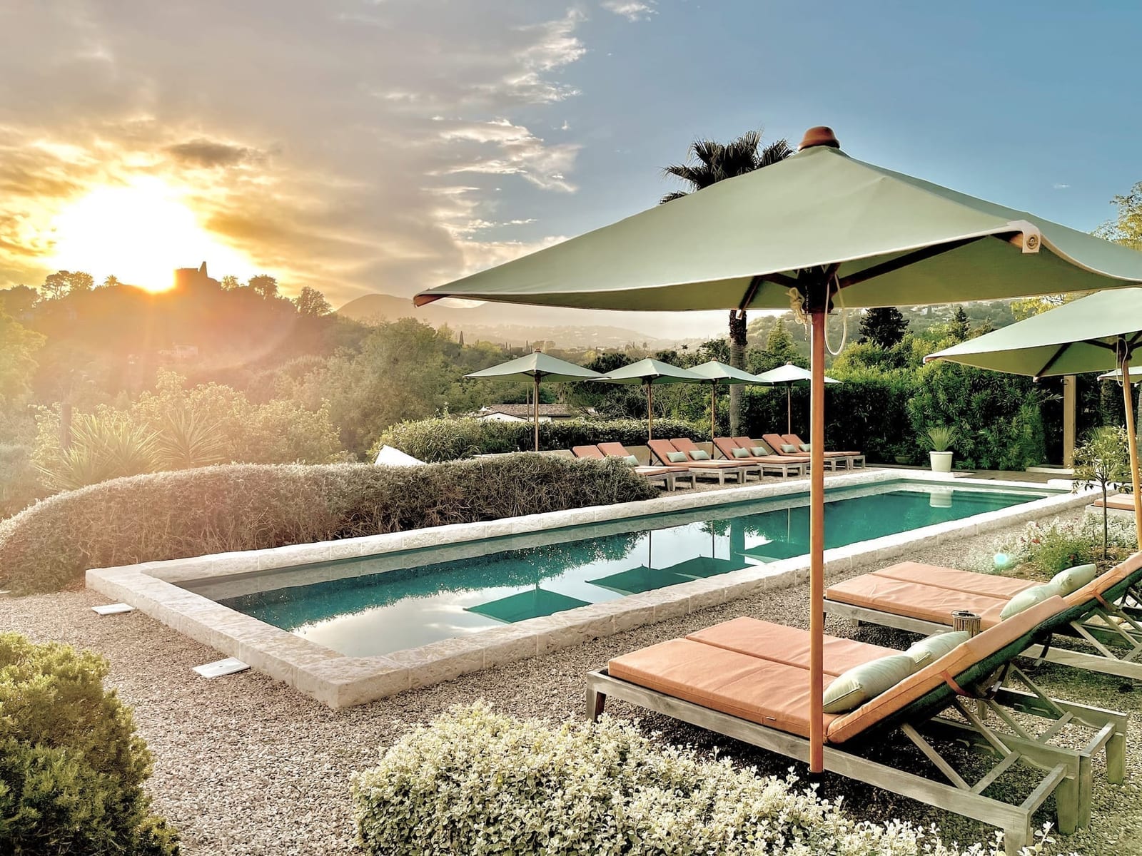 Toile Blanche, the pool
