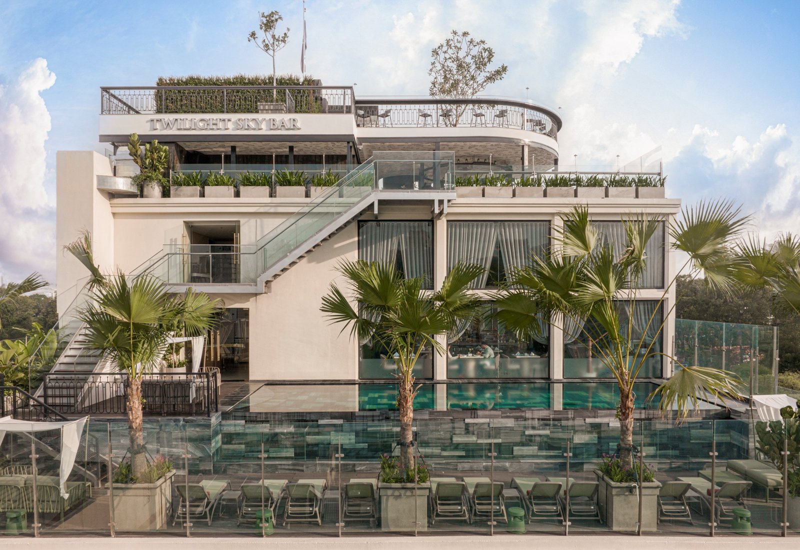 La Siesta Premium Saigon — vibe