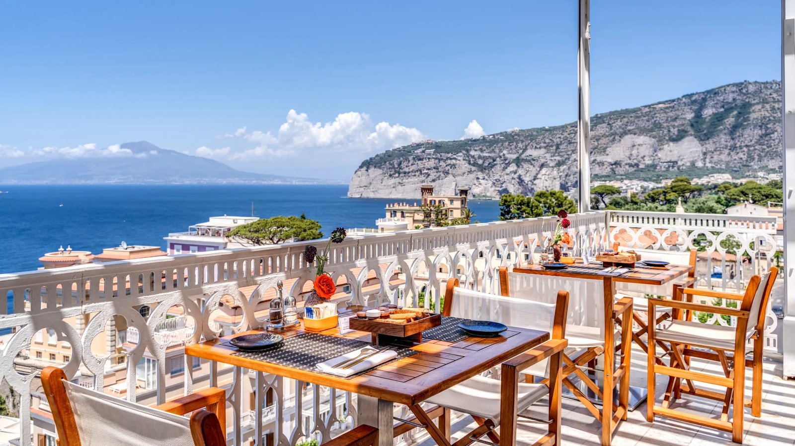 Hotel Mediterraneo Sorrento, vesuvio panoramic restaurant