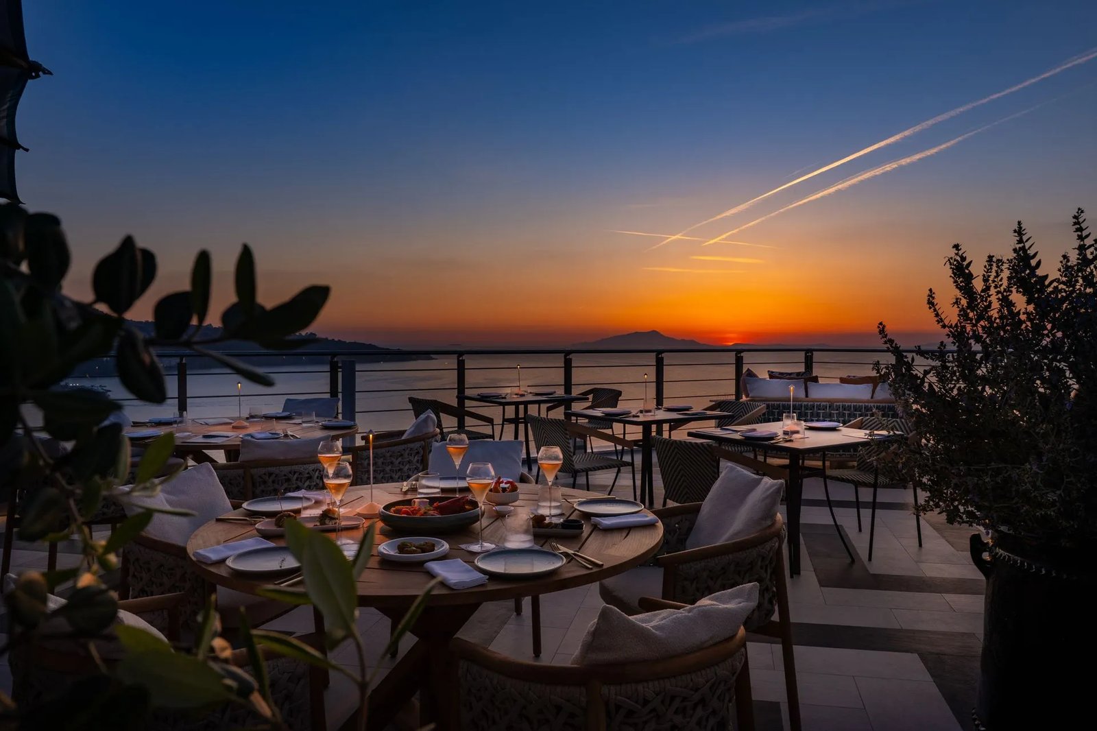 Hotel Mediterraneo Sorrento, at the table